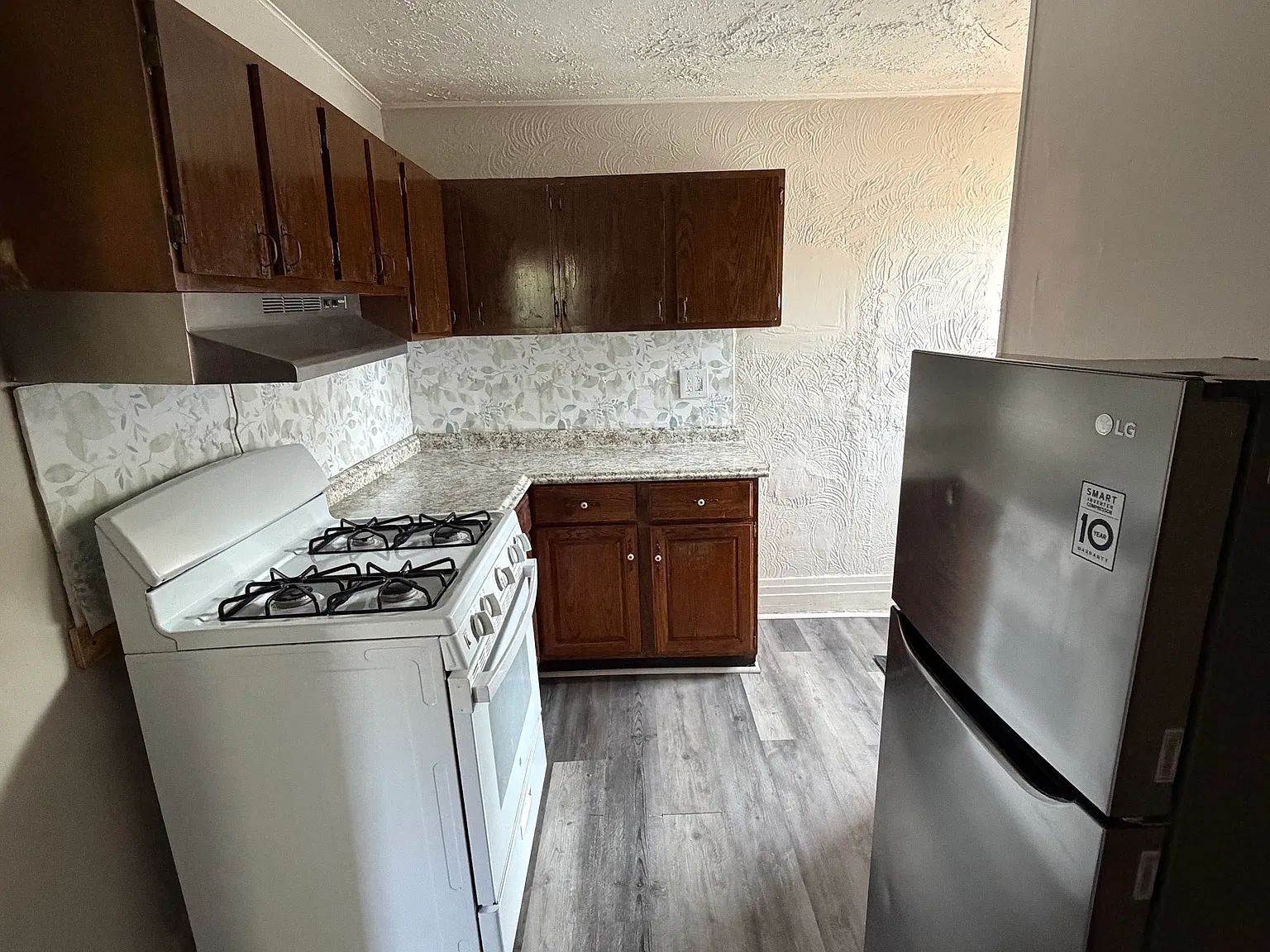 2201 Willow St — Photo 3