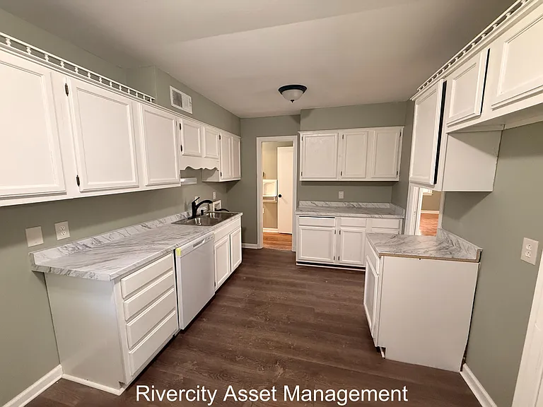 3176 Toby Ln — Photo 10