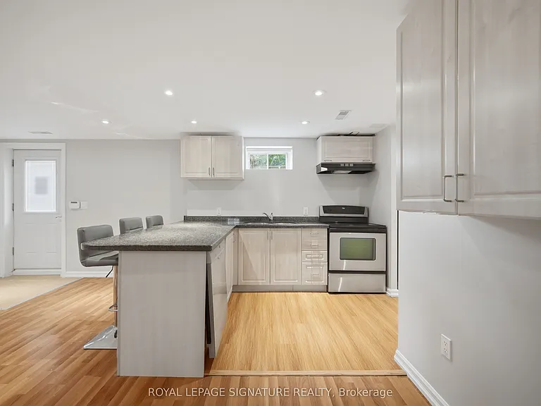 53 Guery Cres #2 — Photo 15