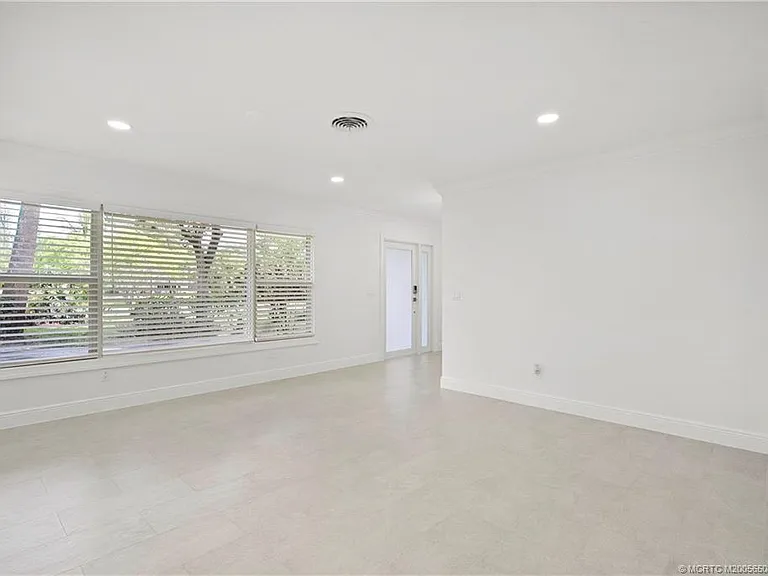 1230 NW Fork Rd — Photo 5