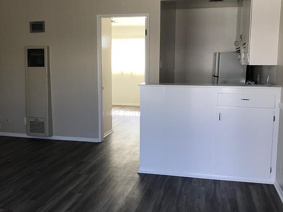 2nd image of 1427 9th St APT G