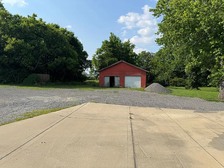 6879 Lebanon Pike — Photo 3