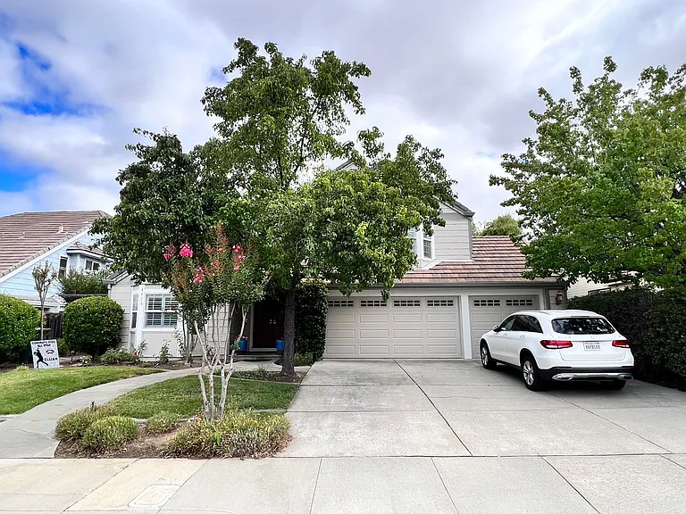 4973 Monaco Dr — Photo 1