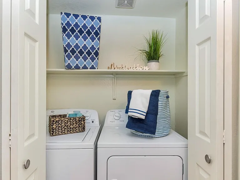 Alcove at the Islands — Photo 9