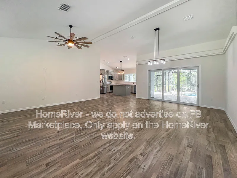 3 bed, 2.0 bath, 1683 sqft, $2,295 — Photo 4