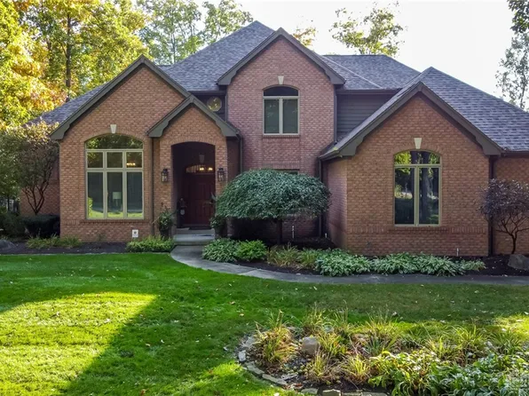 728 Oak Lea Dr, Tipp City, OH 45371