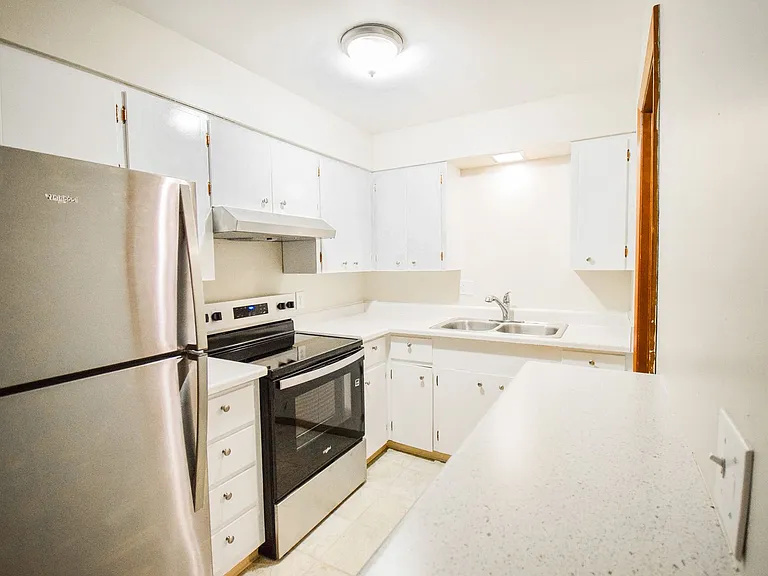 4935 SE Tibbetts St #4925-4933 — Photo 3