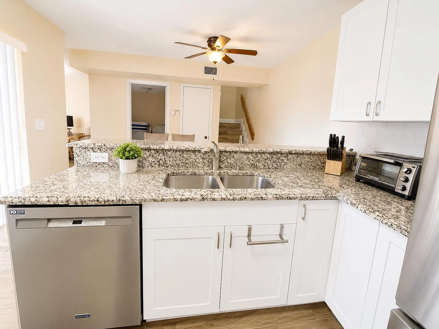 2 bed, 2.5 bath, 1183 sqft, $2,350 — Photo 3