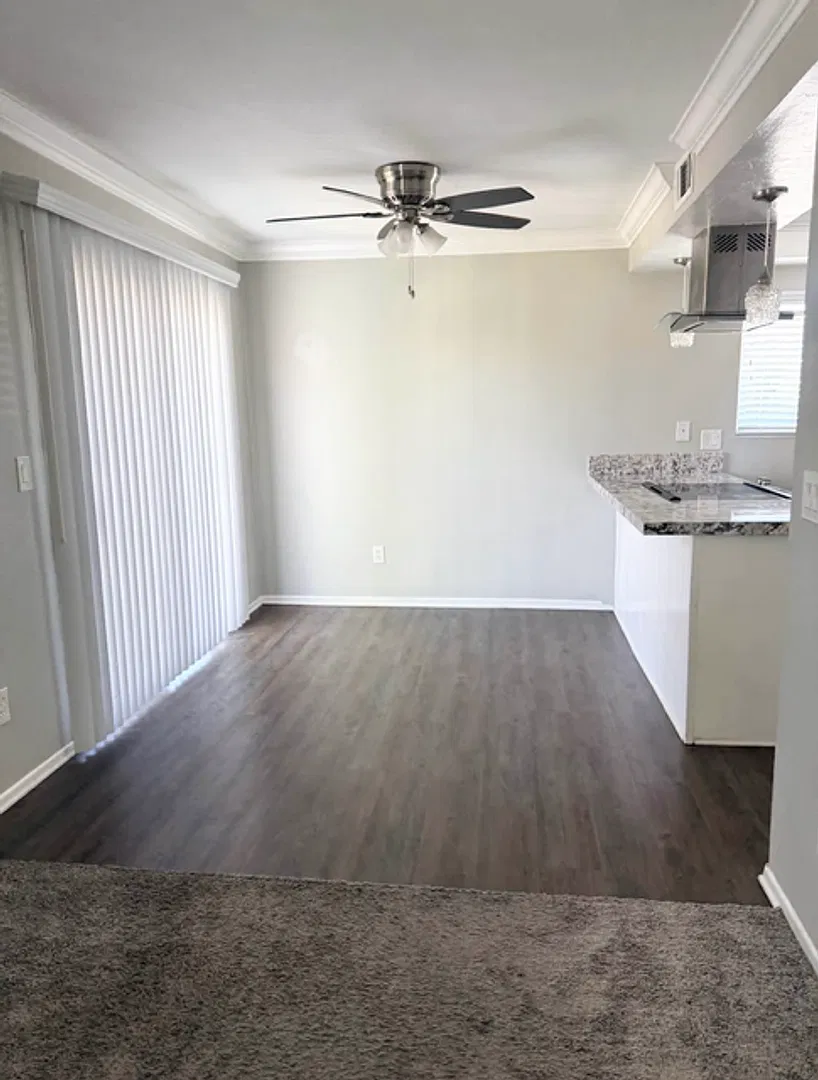 ROLLING HILLS MANOR APTS — Photo 4