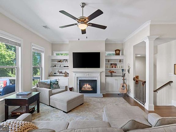 3rd image of 316 Coalter Way