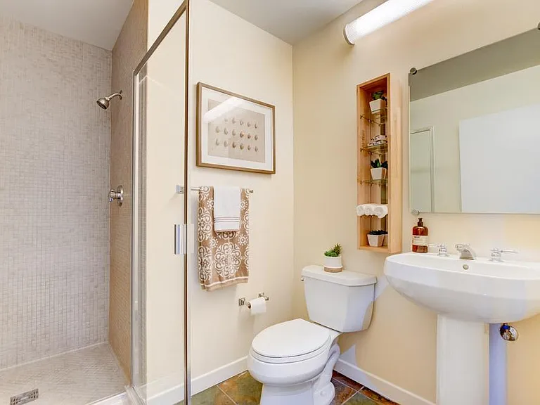 Bathroom 2 with shower