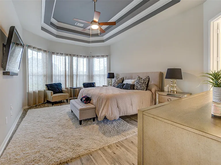 2727 Camellia Ave — Photo 21