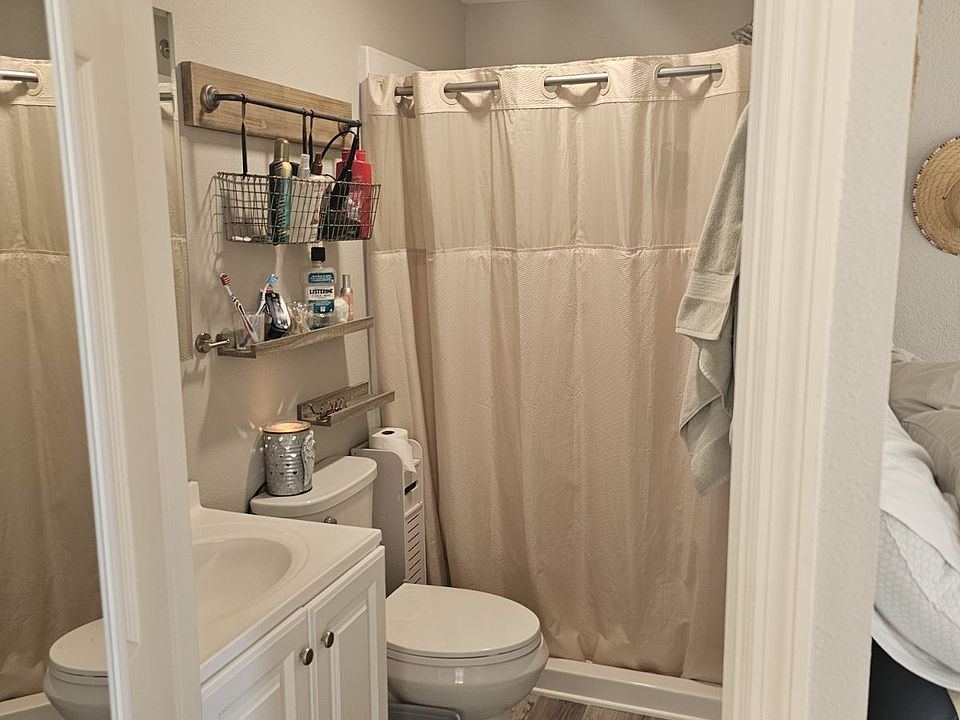 2nd image of 350 W Langsner St