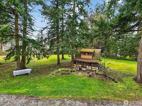 5th image of 596 Forrest Way