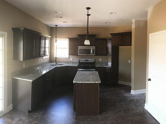 5th image of 83 Summerfield #83
