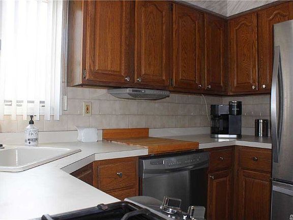 5th image of 479 Elverton Ave