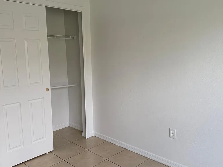2165 Island Walk Dr — Photo 16