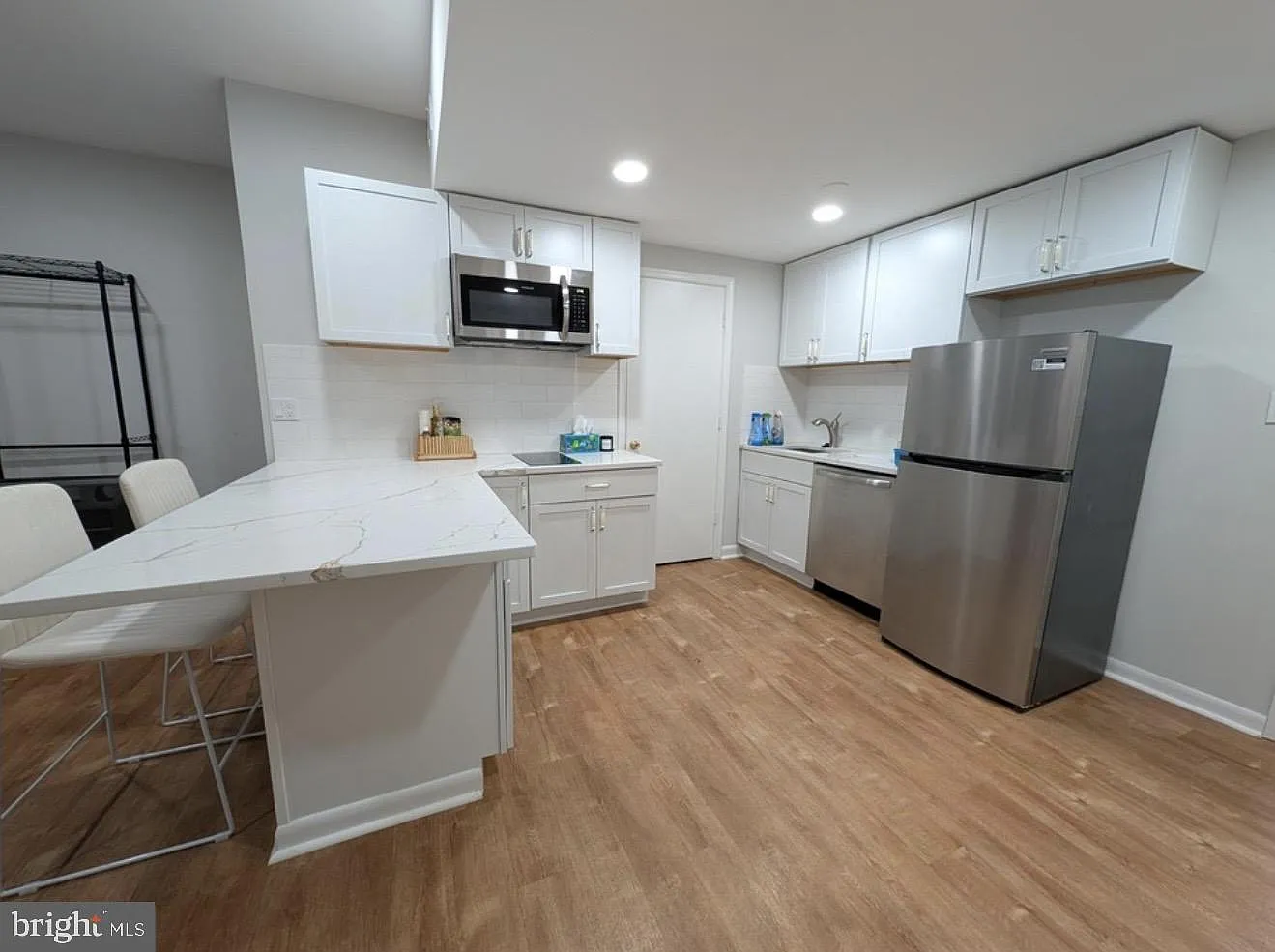 1 bed, 1.0 bath, 2582 sqft, $1,500 — Photo 2