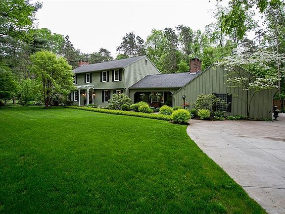 2nd image of 280 Greenwood Ct