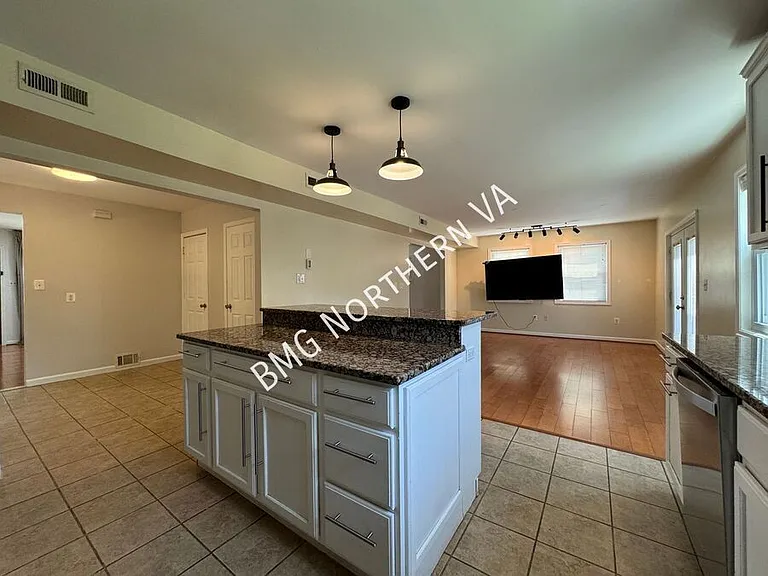 1909 Rollins Dr — Photo 20