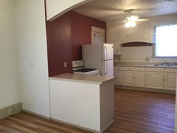 3rd image of 1829 Goodyear Blvd