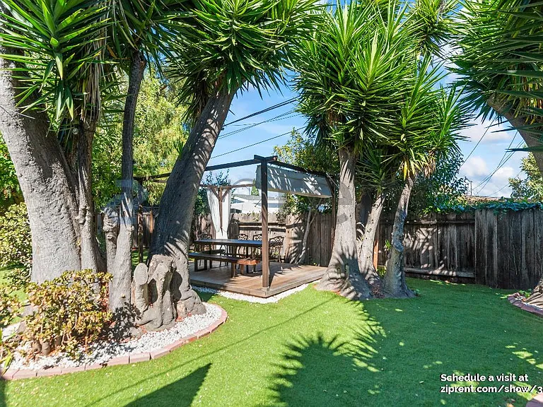 1038 Colton Ave — Photo 33