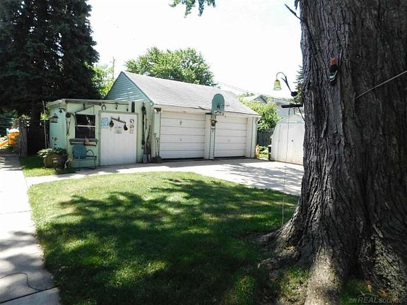 3rd image of 2754 Electric Ave