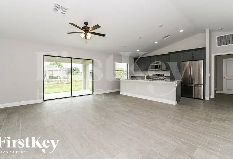 1019 Chapel Ave — Photo 4