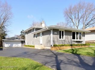 4410 Chelsea Ave, Lisle, IL 60532