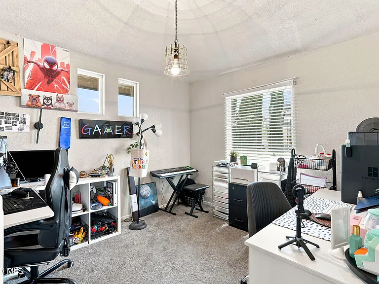 2437 Fletcher Pl — Photo 35