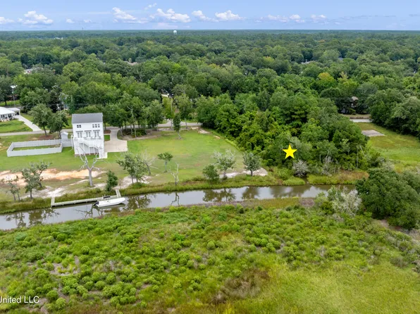 9413 Seacliff Blvd #20, Ocean Springs, MS 39564