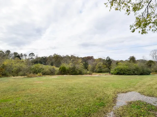 222 Preacher Robertson Rd, Castalian Springs, TN 37031