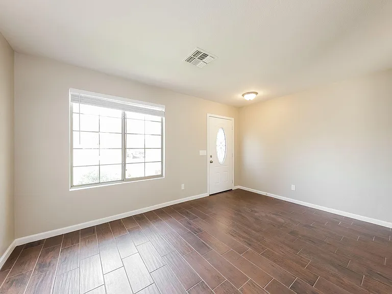 13033 W Redfield Rd — Photo 3