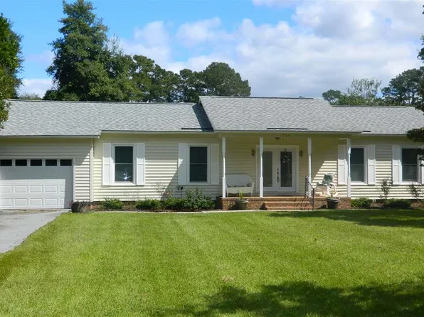 111 Creek Dr, Quinby, SC 29506
