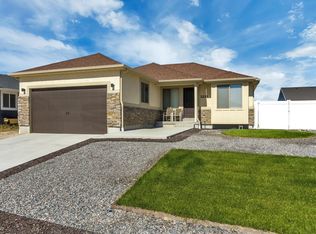 2253 E Weeping Willow Way, Eagle Mountain, UT 84005