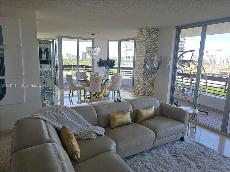 3600 Mystic Pointe Dr #1607 — Photo 30