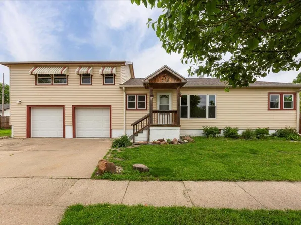 719 S 32nd St, Council Bluffs, IA 51501
