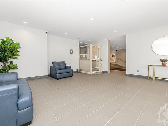 4th image of 665 Bathgate Dr #713