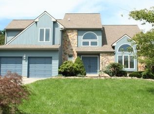 207 Mill Pond Dr, Exton, PA 19341