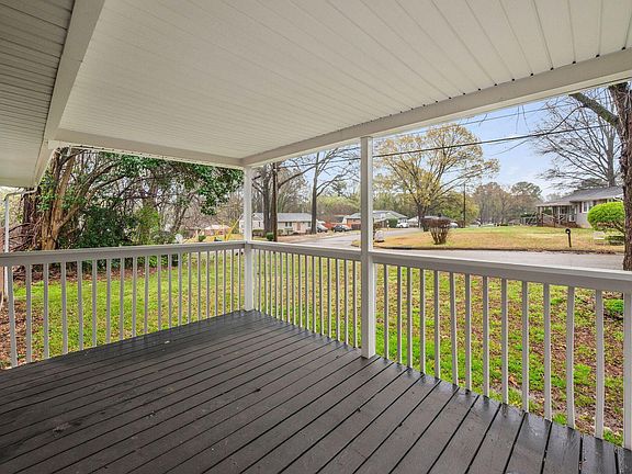 3rd image of 765 Bunche Dr