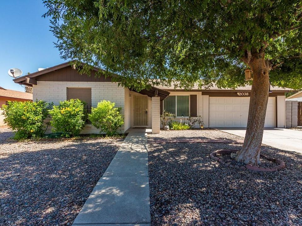 1st image of 2038 W Meadow Dr