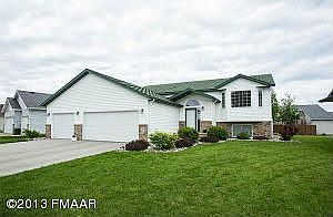 1st image of 784 Lakeridge Dr