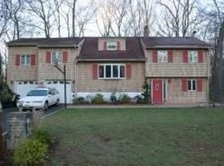 8 Walden Pl, West Caldwell, NJ 07006