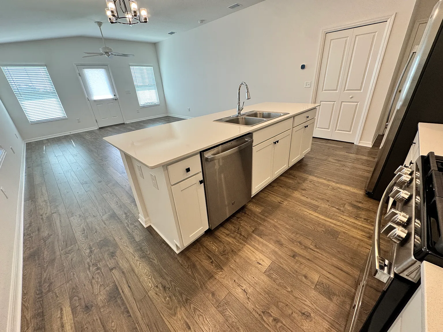 Unfurnished 2 Beds 2 Baths In Middleton — Photo 4