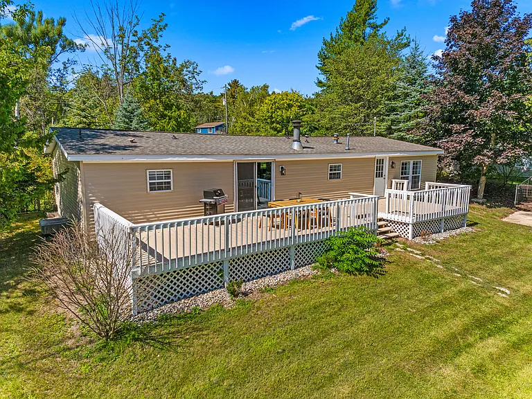 8160 Susan Shores Dr — Photo 4