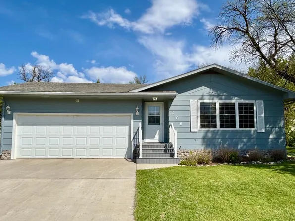 306 3rd St, Stephen, MN 56757