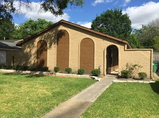 954 Beachcomber Ln, Houston, TX 77062