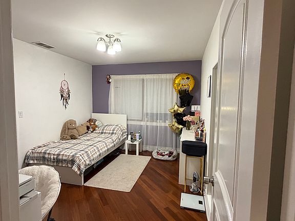 3rd image of 4045 N Oleander Ave