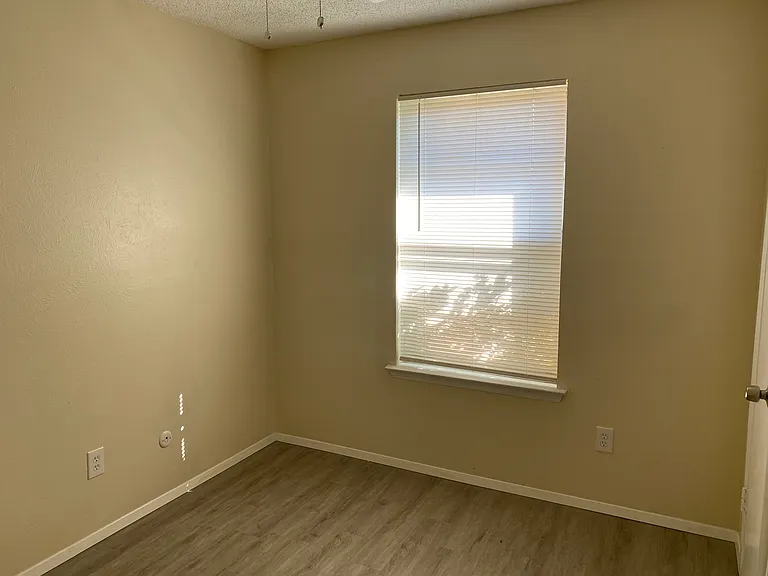 5808 Woodsetter Ln — Photo 2
