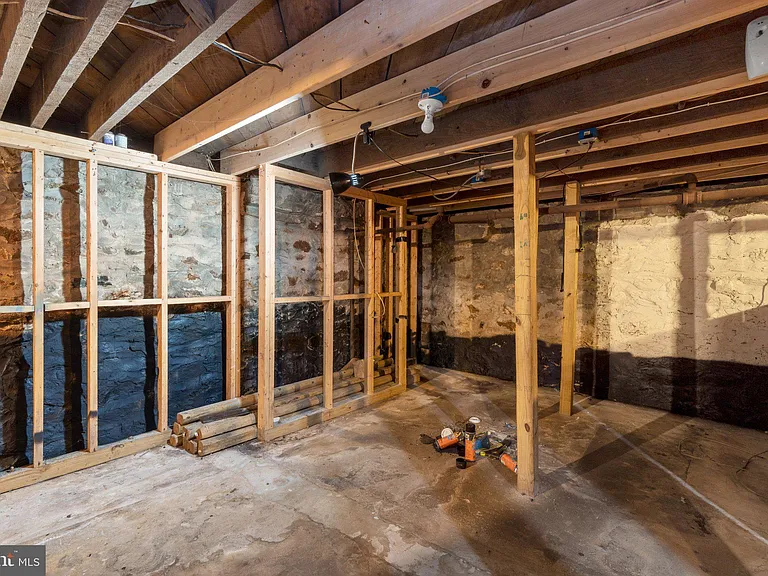 8904 Church Ln — Photo 33